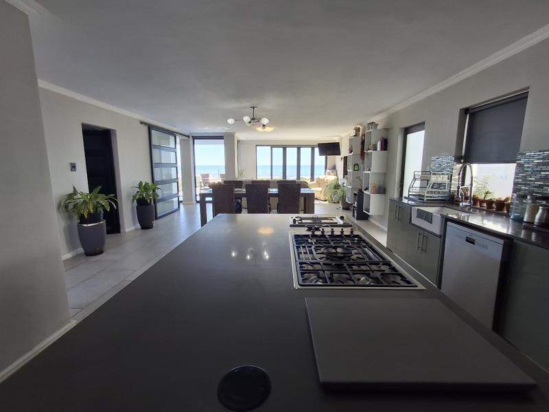 5 Bedroom Property for Sale in Sandy Point Western Cape